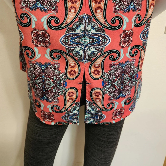 Pink Verse tank top size medium - Picture 5 of 11